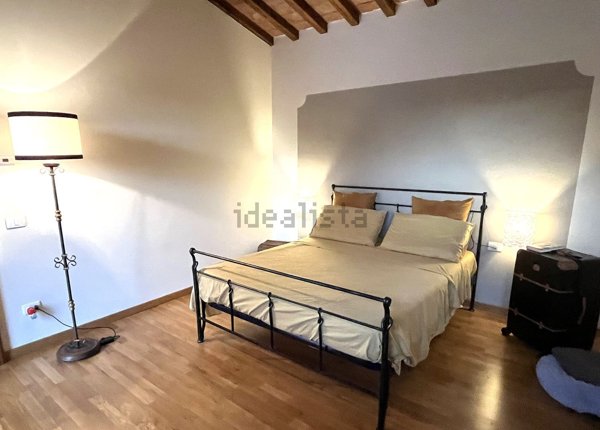 casa indipendente in vendita a Prato