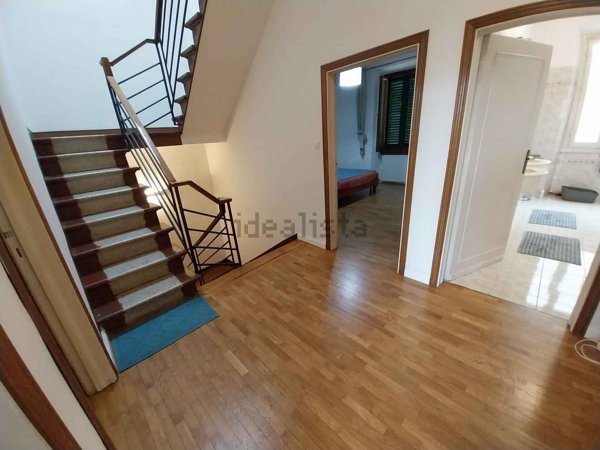 casa indipendente in vendita a Prato