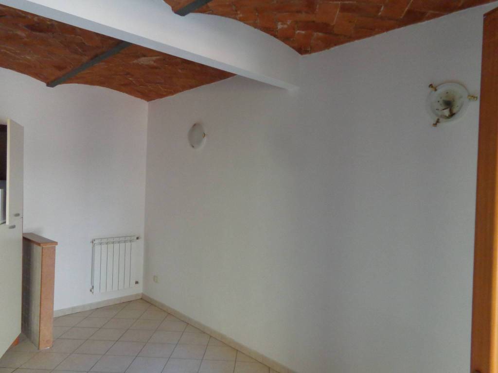 appartamento in vendita a Prato in zona Iolo