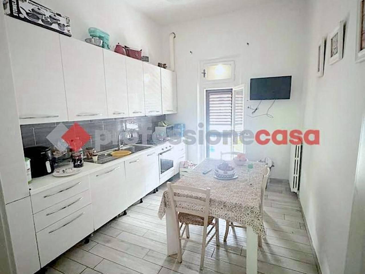 casa indipendente in vendita a Prato in zona Vergaio