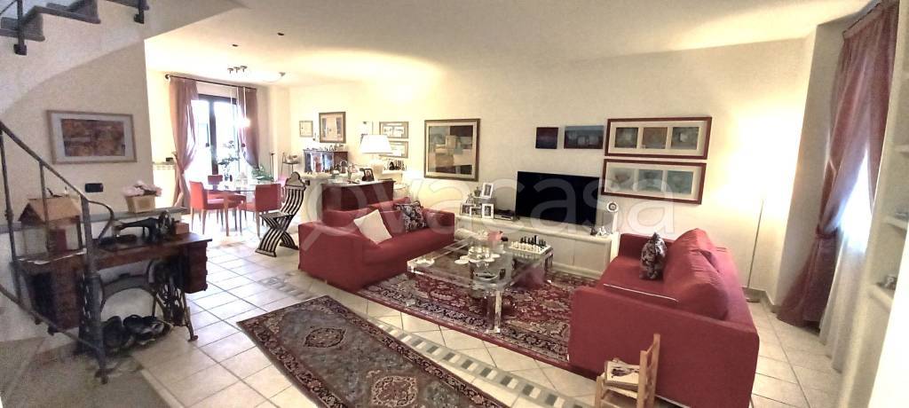 casa indipendente in vendita a Prato in zona Grignano