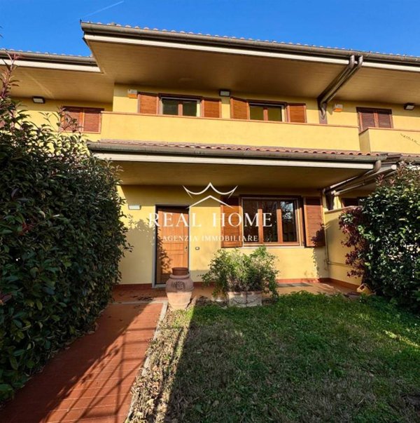 casa indipendente in vendita a Prato in zona Vergaio