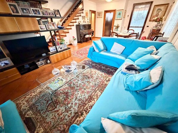 casa indipendente in vendita a Prato in zona Galceti