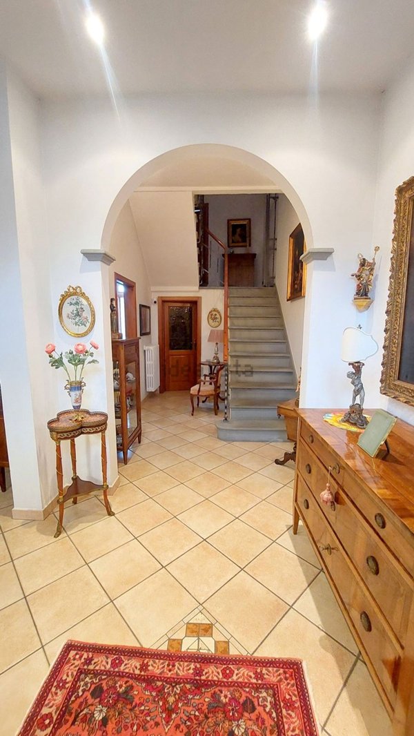 casa indipendente in vendita a Prato