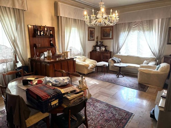 casa indipendente in vendita a Prato in zona San Giusto