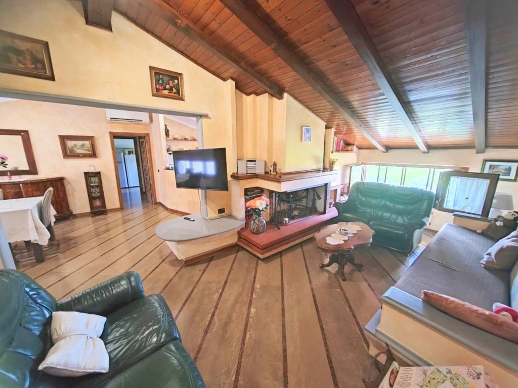 appartamento in vendita a Prato in zona Maliseti