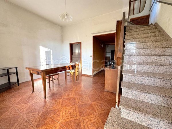 casa indipendente in vendita a Prato in zona Lastre