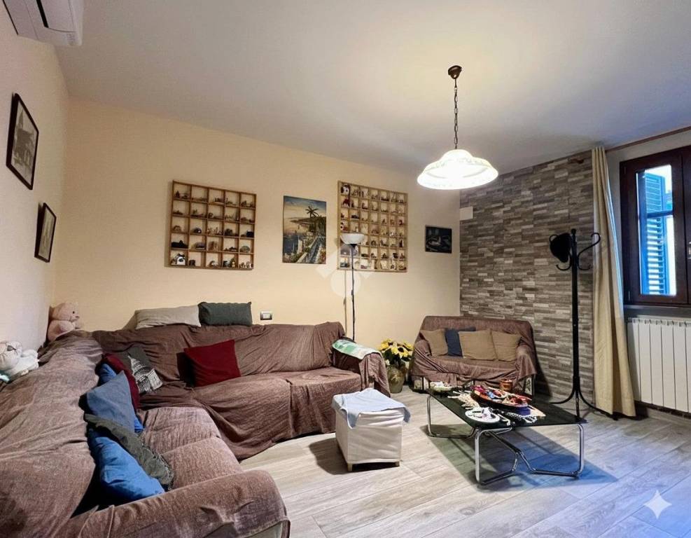 appartamento in vendita a Prato in zona Figline