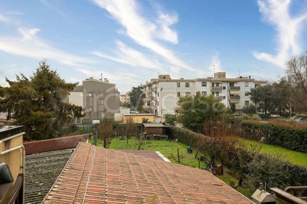 appartamento in vendita a Prato in zona Paperino