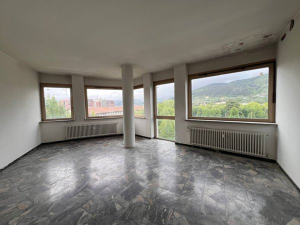 ufficio in vendita a Prato