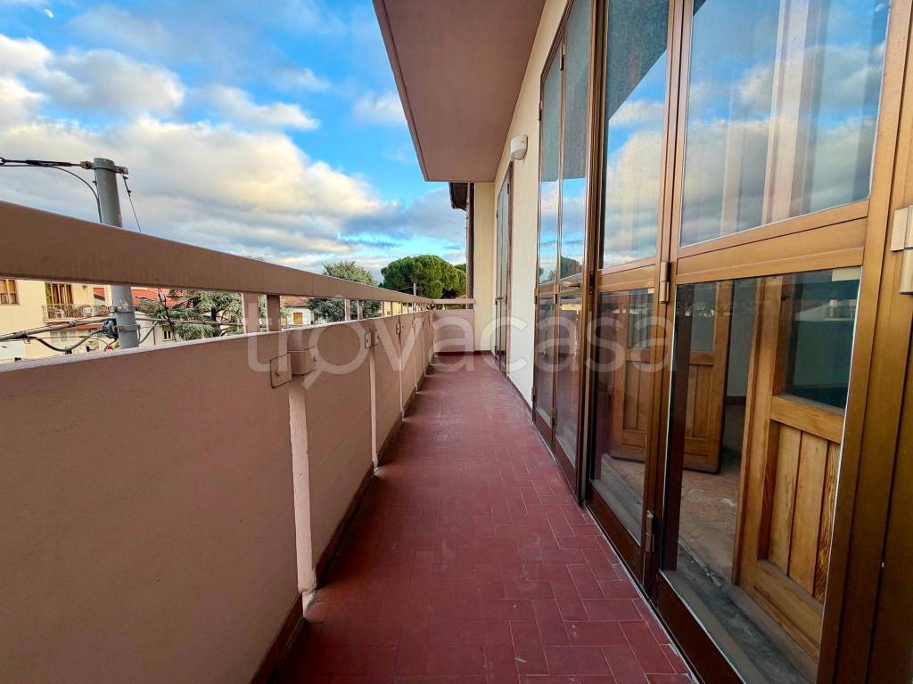 appartamento in vendita a Prato in zona Narnali