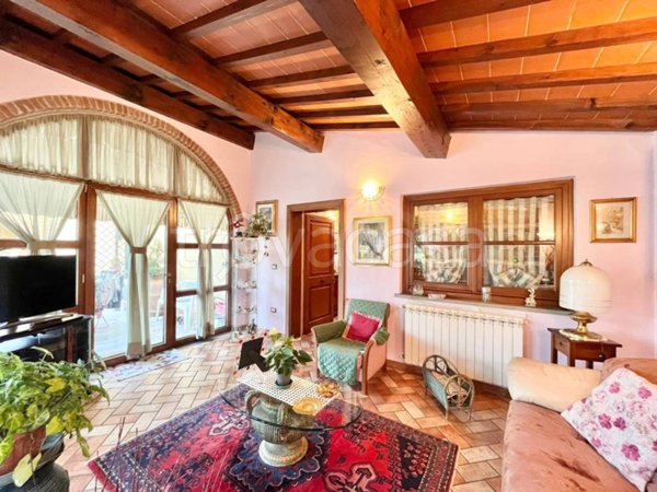 casa indipendente in vendita a Prato in zona Tavola