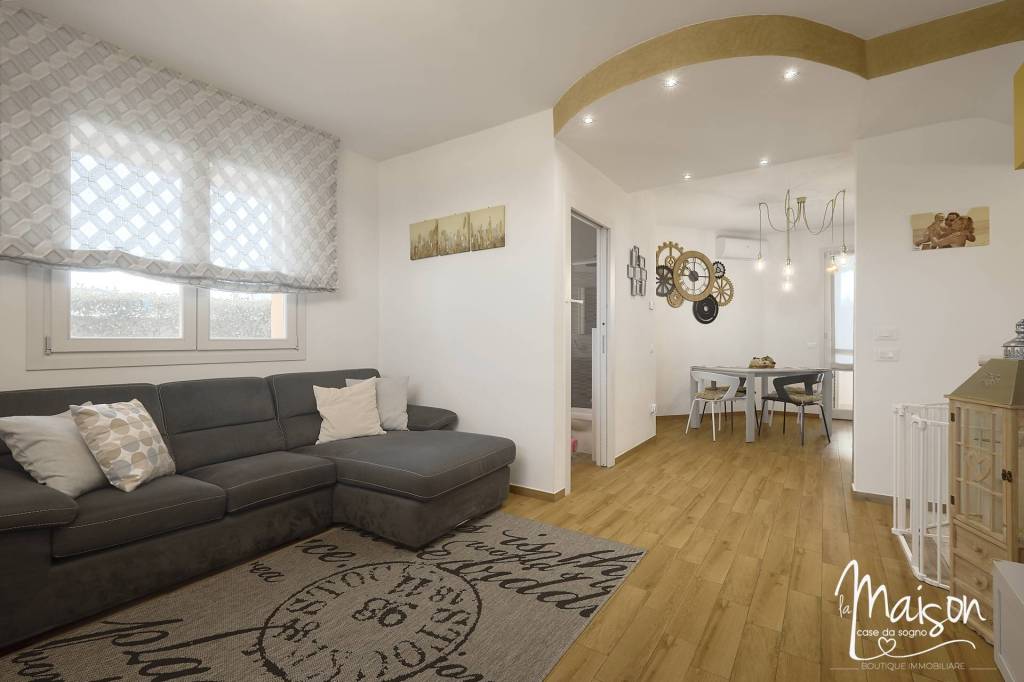 appartamento in vendita a Prato in zona Castelnuovo