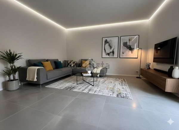 casa indipendente in vendita a Prato in zona Iolo