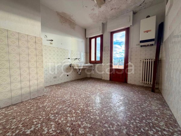 appartamento in vendita a Prato in zona Viaccia