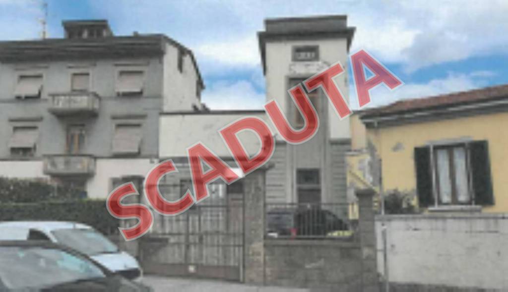 locale commerciale in vendita a Prato