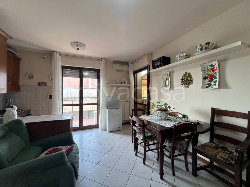 appartamento in vendita a Prato in zona Paperino