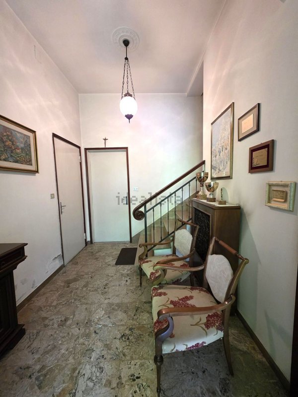 casa indipendente in vendita a Prato