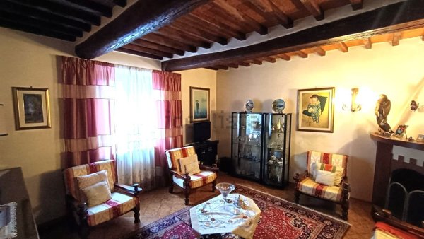 casa indipendente in vendita a Prato