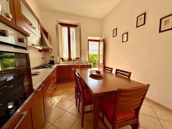 casa indipendente in vendita a Prato in zona Narnali