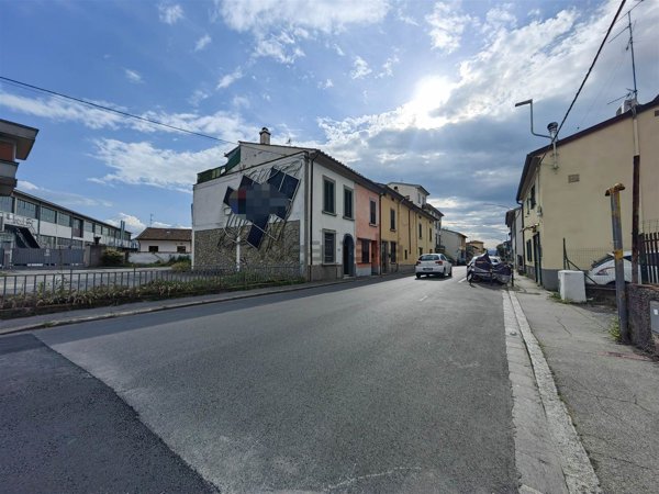 casa indipendente in vendita a Prato in zona Viaccia