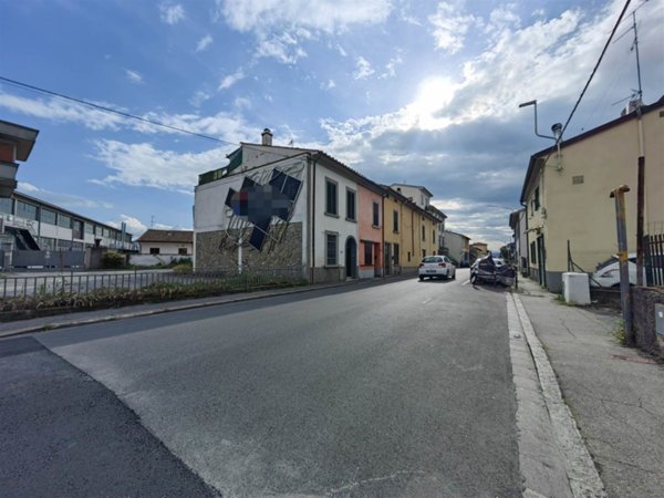 casa indipendente in vendita a Prato in zona Viaccia