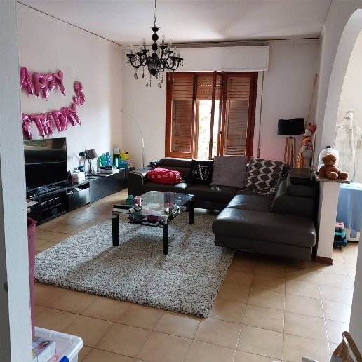 casa indipendente in vendita a Prato in zona Iolo