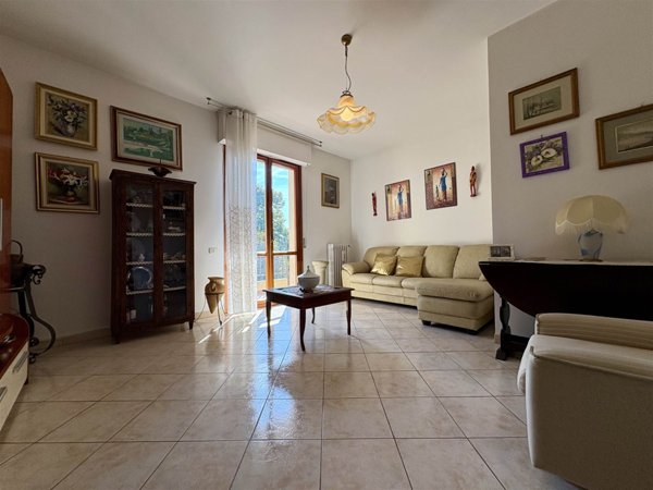 appartamento in vendita a Prato in zona Paperino