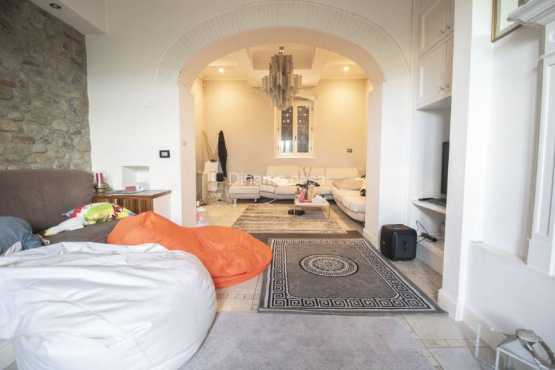 casa indipendente in vendita a Prato in zona Tavola