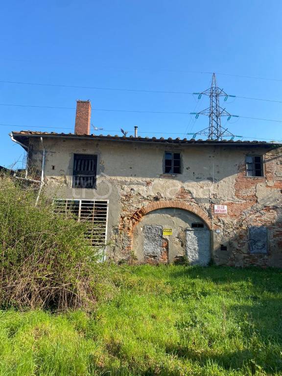 villa in vendita a Prato in zona Fontanelle