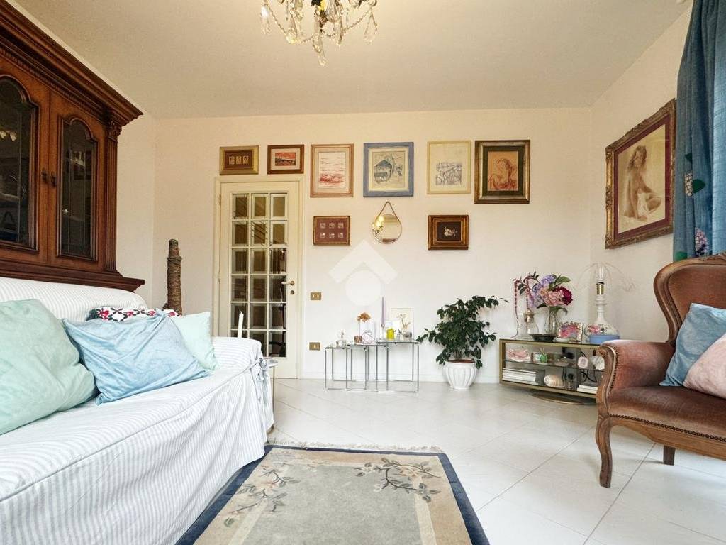 appartamento in vendita a Prato in zona La Querce