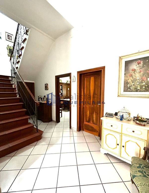 casa indipendente in vendita a Prato