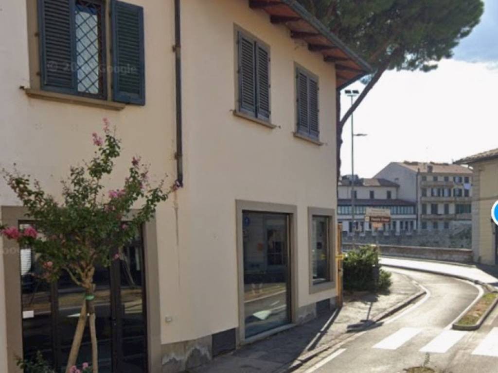 negozio in vendita a Prato