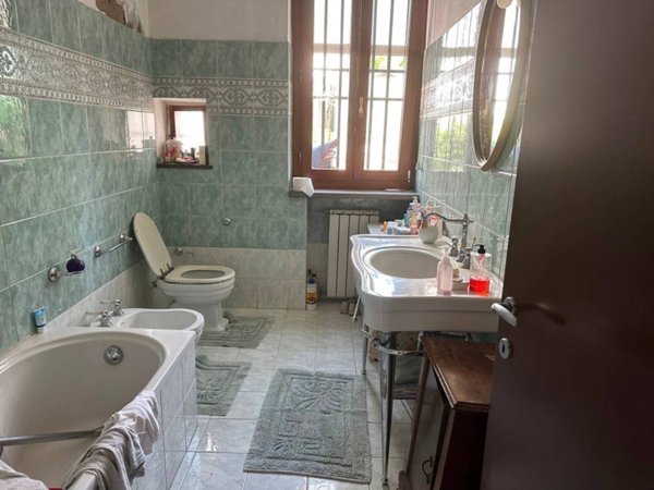 casa indipendente in vendita a Prato