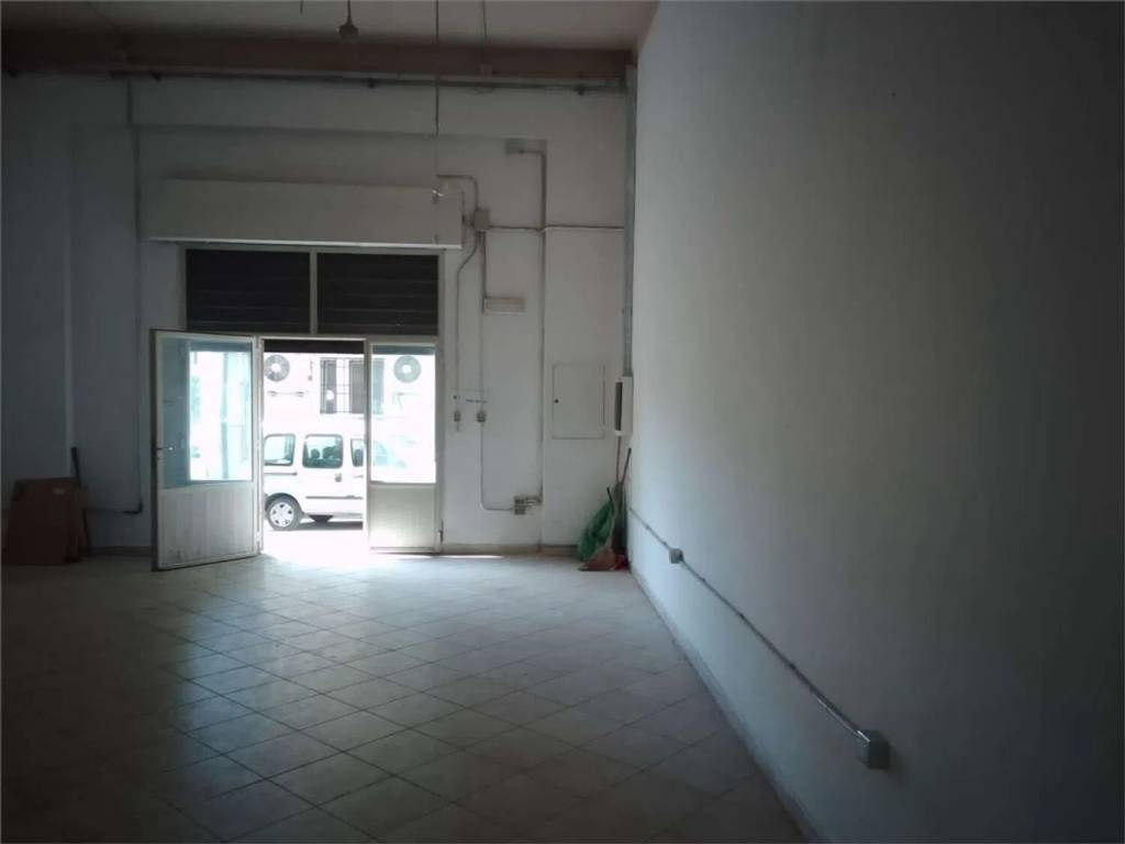 negozio in vendita a Prato