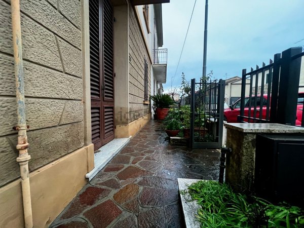casa indipendente in vendita a Prato in zona Galciana