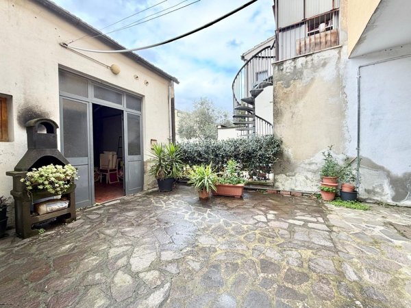 appartamento in vendita a Prato in zona Iolo