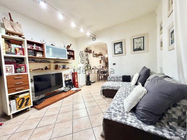 casa indipendente in vendita a Prato in zona Iolo