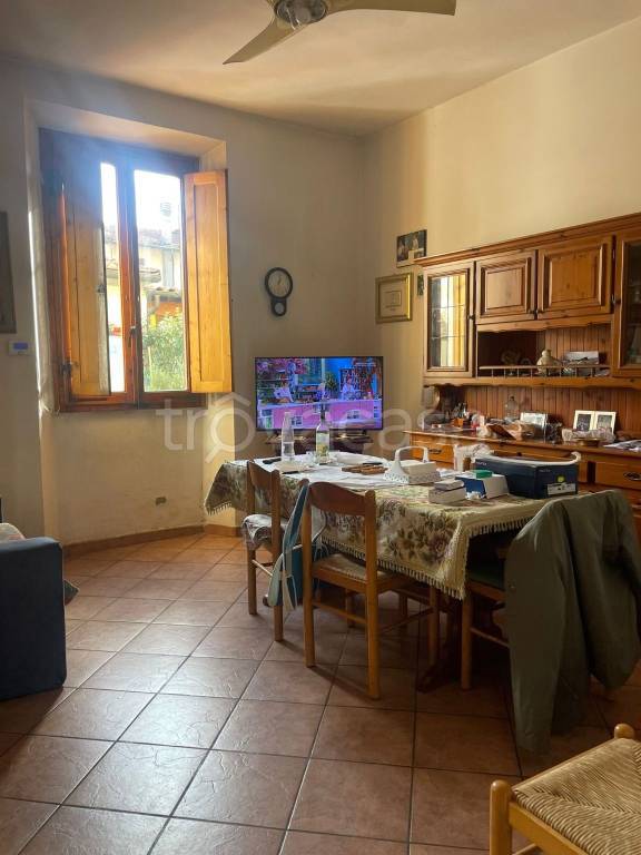 casa indipendente in vendita a Prato in zona Grignano