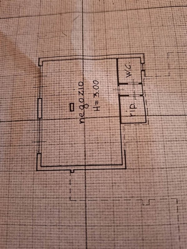 negozio in vendita a Prato in zona Galciana