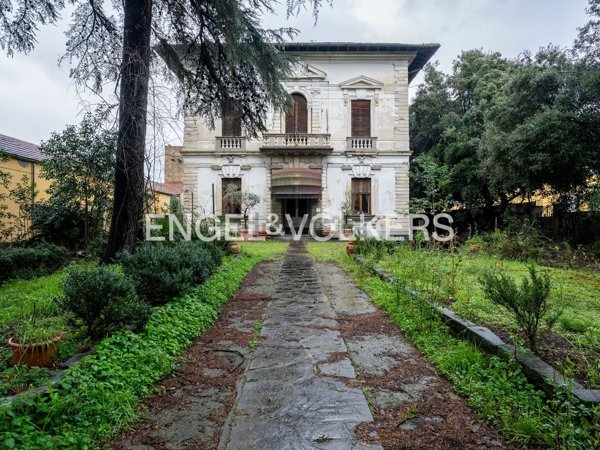 casa indipendente in vendita a Prato
