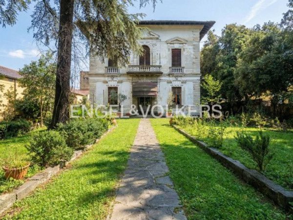 casa indipendente in vendita a Prato