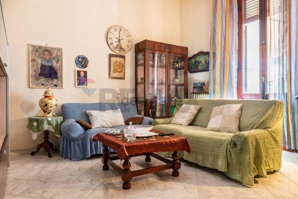 casa indipendente in vendita a Prato