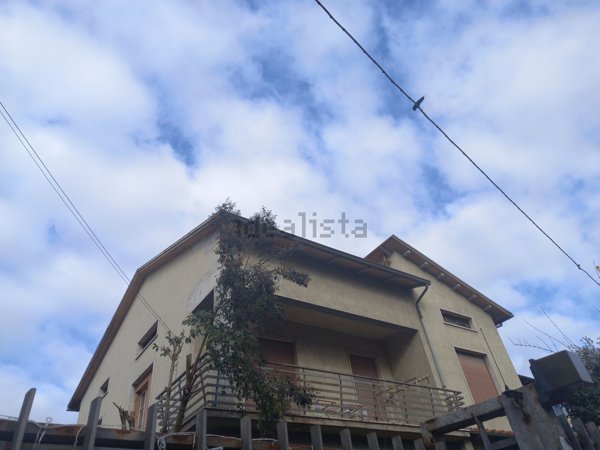 casa indipendente in vendita a Prato