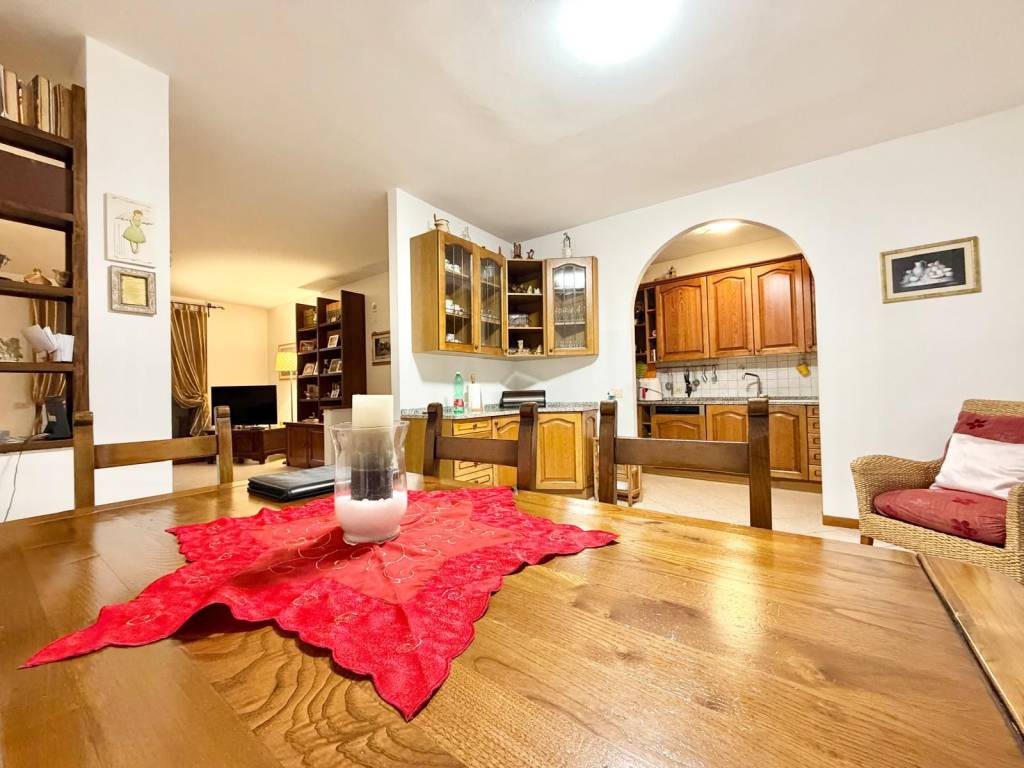 appartamento in vendita a Prato in zona Casale