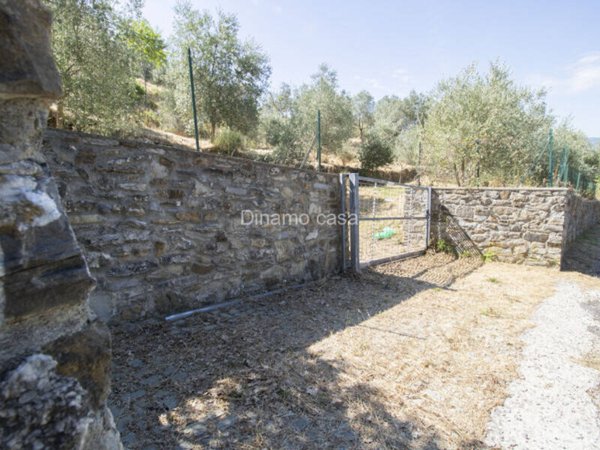 casa indipendente in vendita a Prato