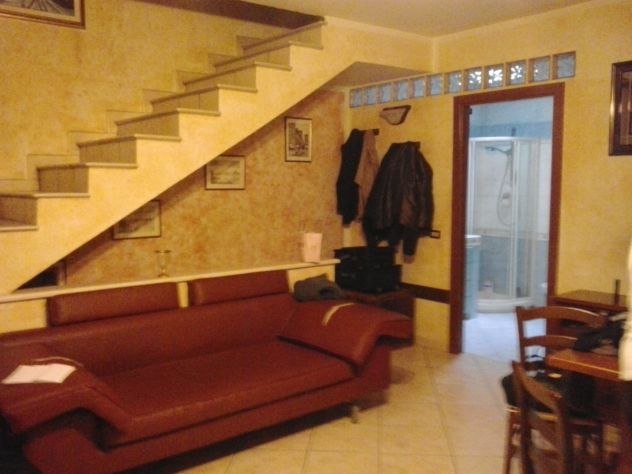 casa indipendente in vendita a Prato in zona Galciana