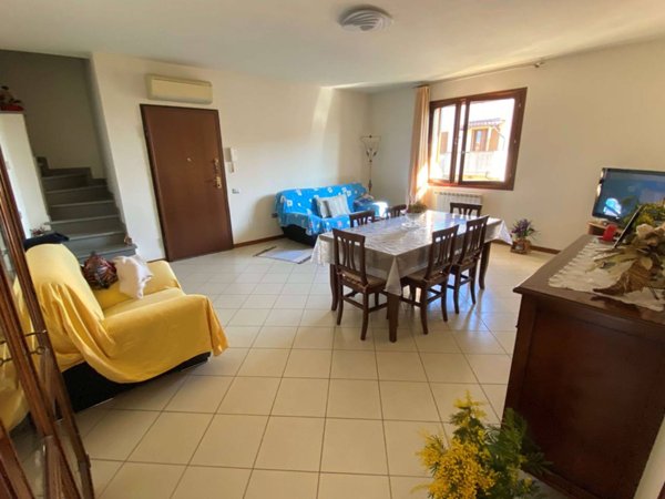 appartamento in vendita a Prato in zona Sant'Ippolito