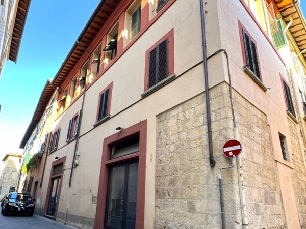 negozio in vendita a Prato