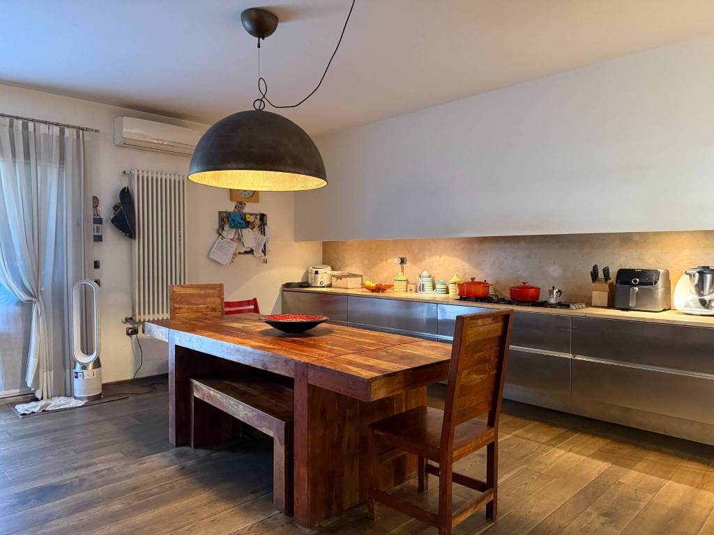 casa indipendente in vendita a Prato in zona Cafaggio